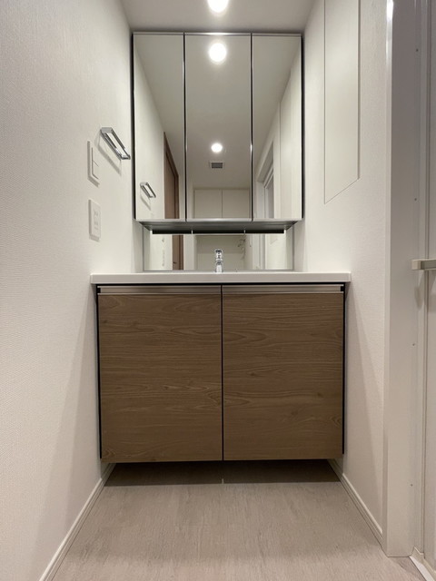 洗面設備　※写真は同タイプ住戸です。