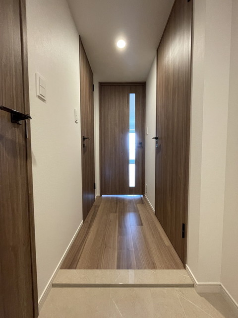 玄関　※写真は同タイプ住戸です。