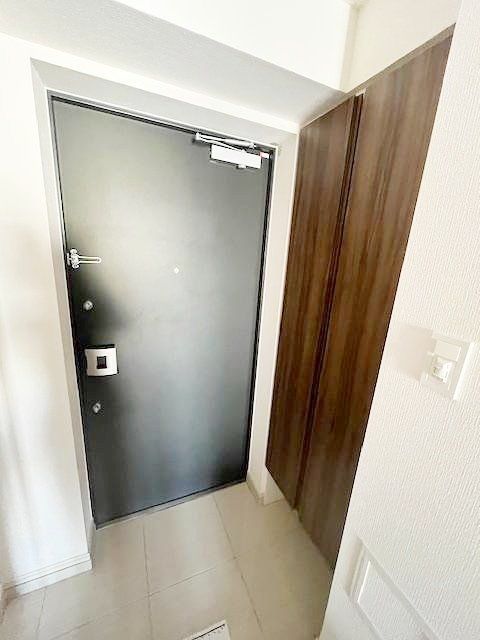 玄関　同間取り別部屋参考写真