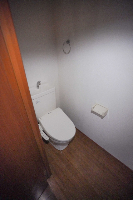 【岡山市北区玉柏のアパートのトイレ】