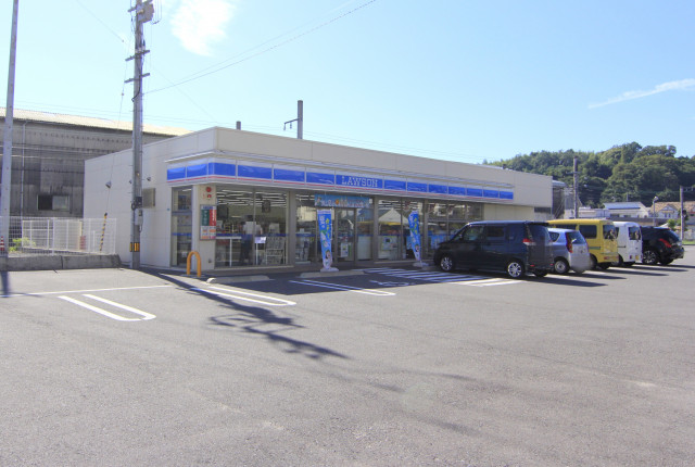 コンビニ　ローソン松山辰巳町店（コンビニ）まで1000m
