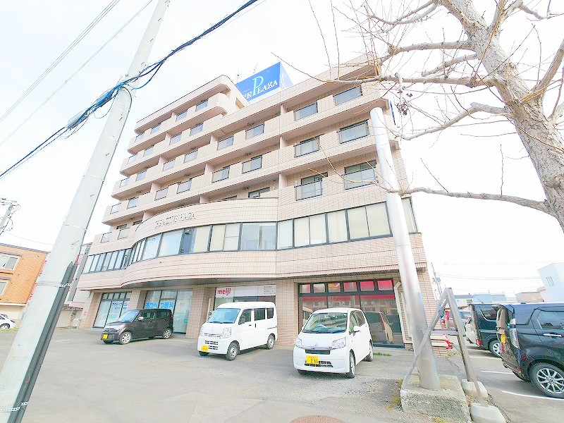 建物外観　閑静な住宅地♪厚別駅まで10分以内です♪