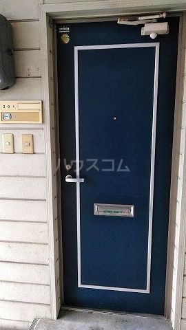 【静岡市清水区楠のアパートの玄関】