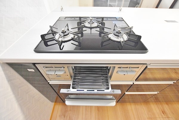 その他設備　★３口ガスシステムカウンターキッチン(グリル付)★