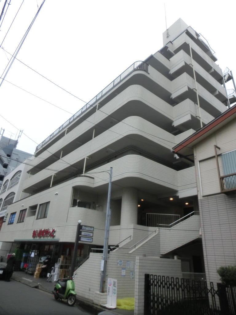 横浜市西区平沼のマンションの建物外観