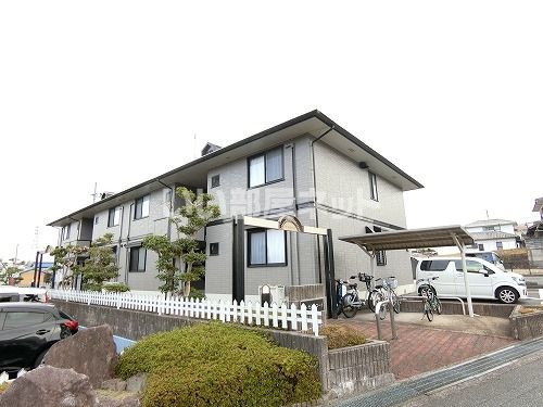 西脇市和田町のアパートの建物外観