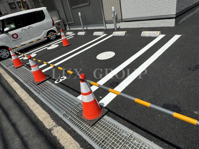 【八王子市本町のアパートの駐車場】