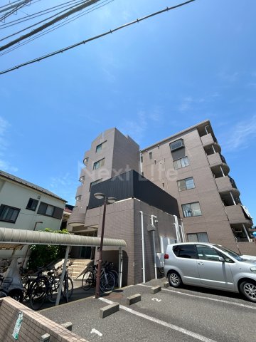 横浜市鶴見区岸谷のマンションの建物外観
