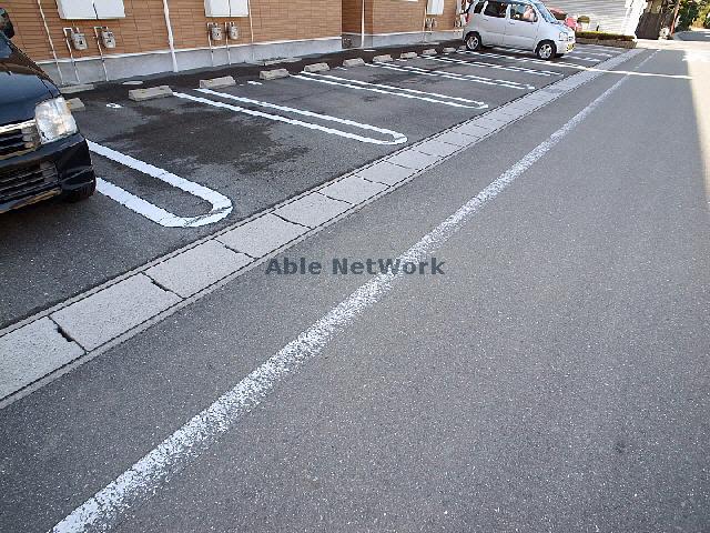 【アロッジオ Ｂの駐車場】