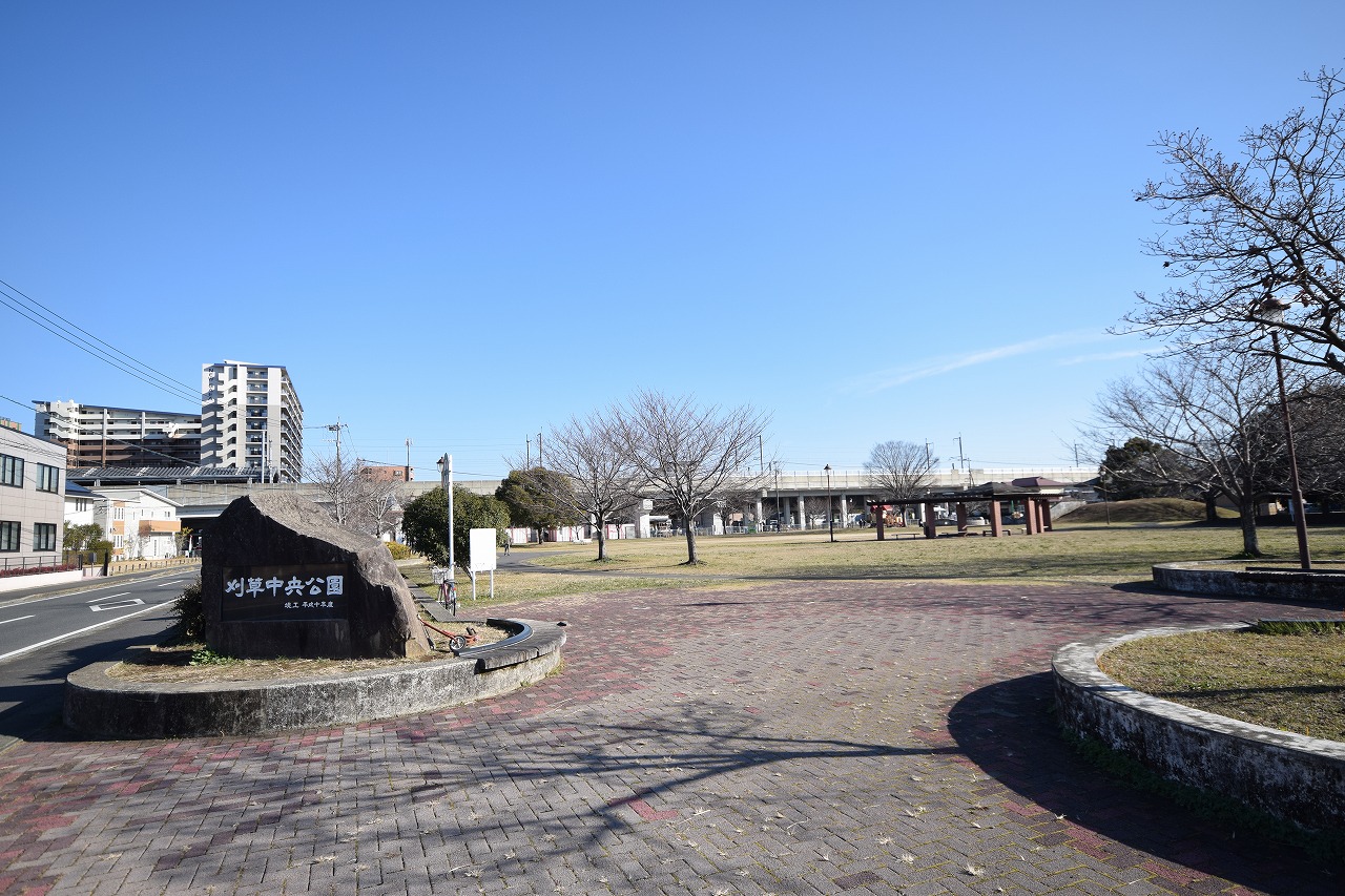 【グランドニューガイア西熊本駅前の公園】