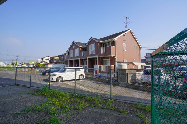 岡山市東区金岡東町のアパートの建物外観