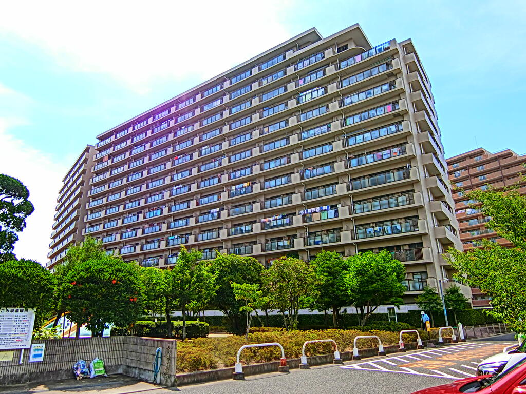 八尾市安中町のマンションの建物外観