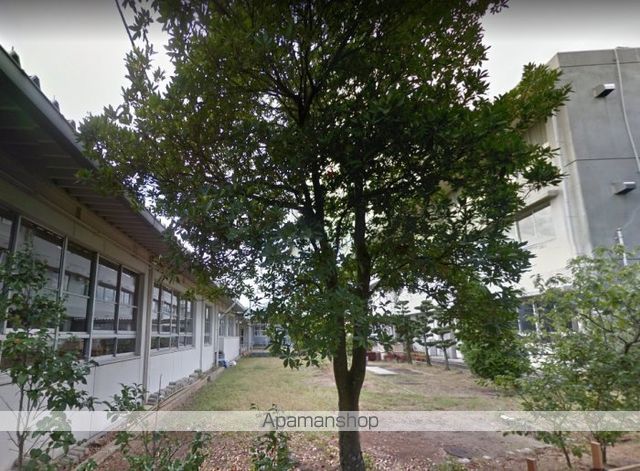 小学校　さぬき市立寒川小学校（小学校）まで1402m