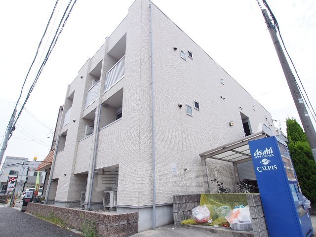 名古屋市中村区草薙町のアパートの建物外観