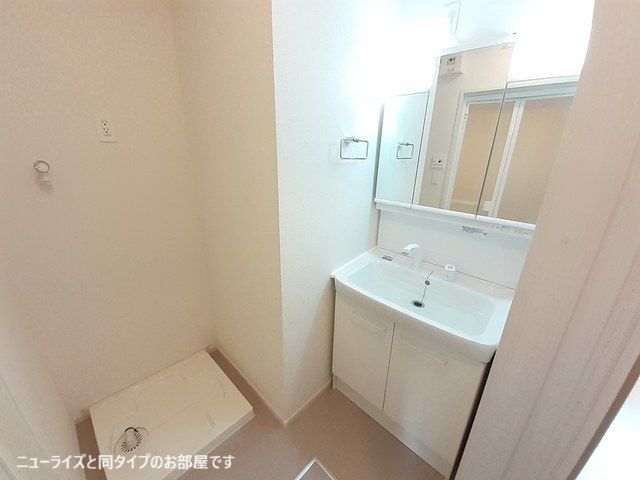 【名古屋市港区十一屋のアパートの洗面設備】