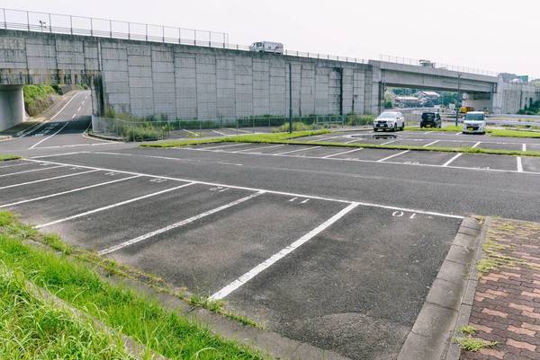 【ビレッジハウス佐々末永1号棟の駐車場】