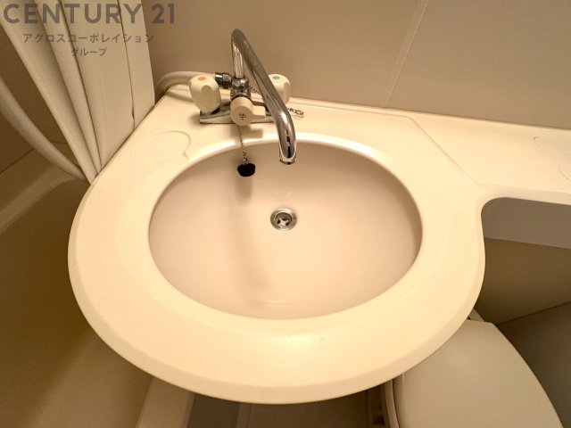 洗面設備　お風呂の横で使いやすい洗面台！