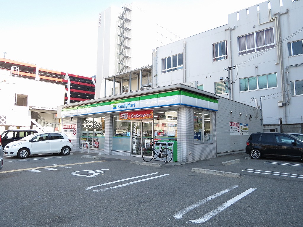 コンビニ　ファミリーマート 浪速敷津東店（コンビニ）まで134m
