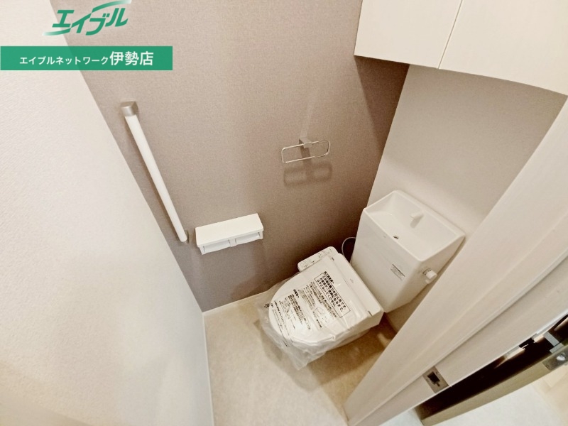 トイレ　同型参考写真です