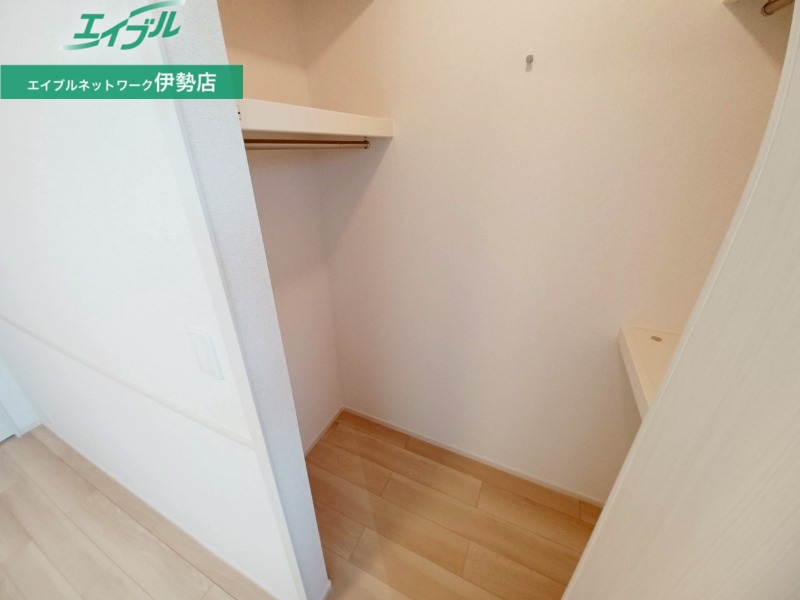 収納　同型参考写真です