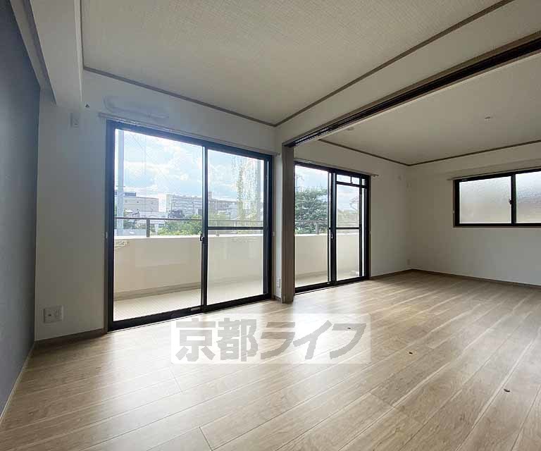 居室・リビング　開放感のあるお部屋です