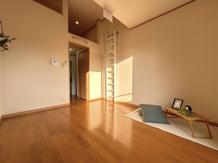 その他部屋・スペース　南西き洋室6帖☆ロフトスペースがあります♪荷物をたっぷり収納