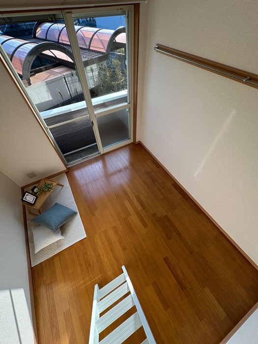 眺望　ロフトからの景観です！天井が高く開放感のある洋室6帖のお部屋