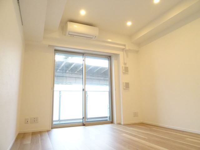 居室・リビング　ペットと暮らせる明るいリビング♪