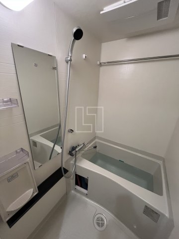 バス・シャワールーム　プレサンス堺筋本町エグゼブラン　浴室