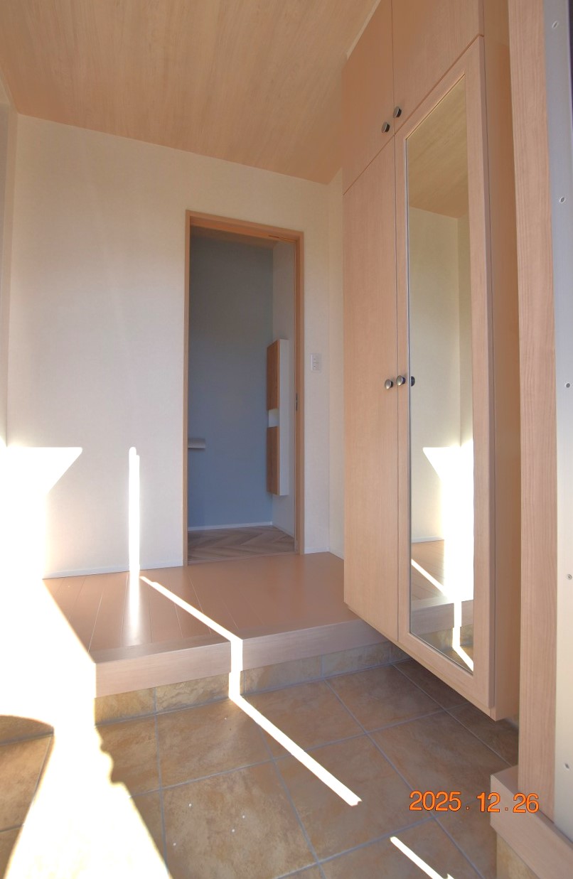 玄関　新築メーカー戸建☆P3台付★オール電化★ユメウル不動産