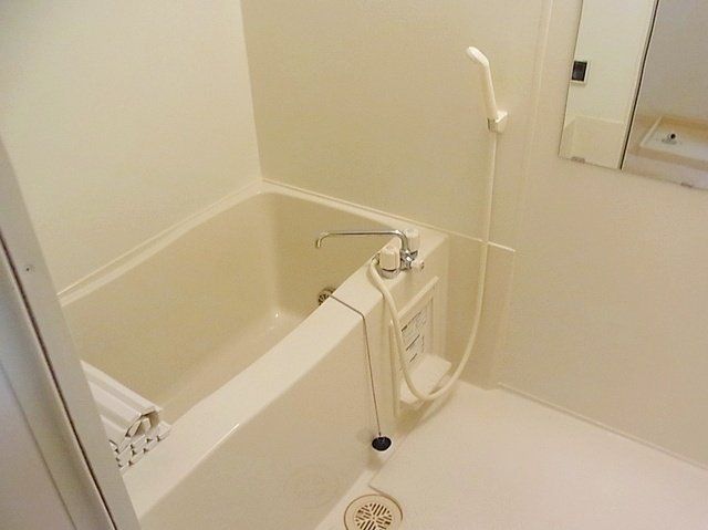 バス・シャワールーム　追い焚き付きバスルーム