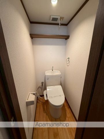 第8年見マンションのトイレ写真