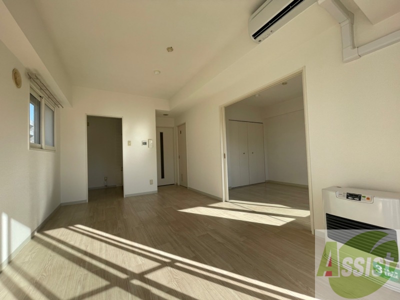 居室・リビング　広くてキレイなお部屋が広がっていて、充実した生活が送れそう。