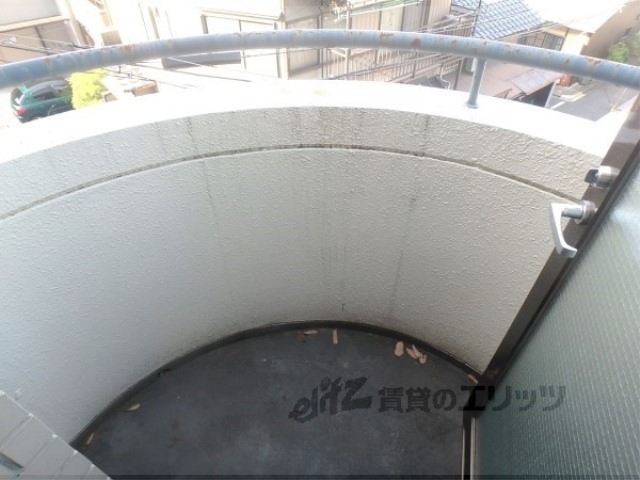 バルコニー　コンパクトなベランダです