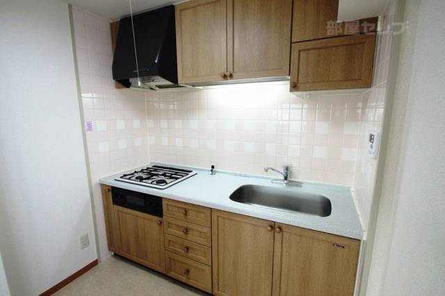 キッチン　※別の部屋の写真を流用しています。