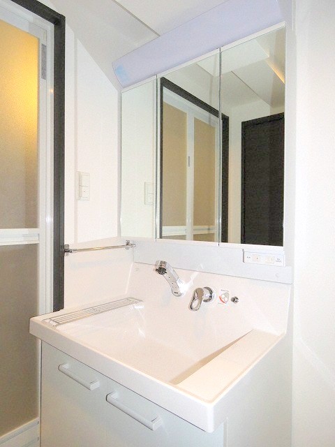 洗面設備　シャンプードレッサー付きです♪