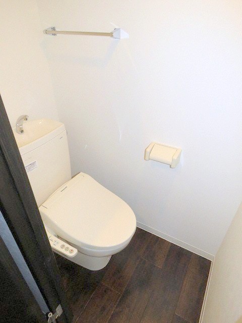トイレ　ウォシュレット付きです♪