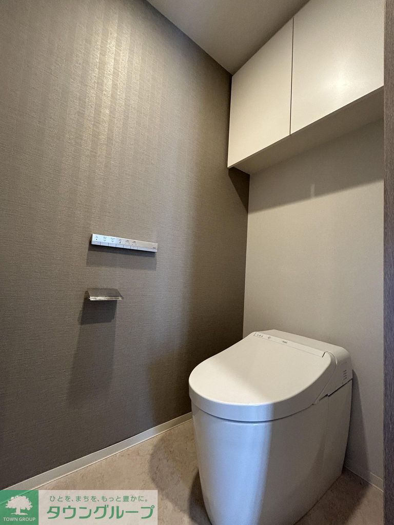 トイレ　手洗い水栓付タンクレストイレ※クリーニング前