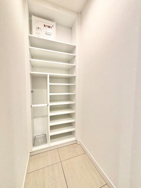 収納　シューズインクローゼット