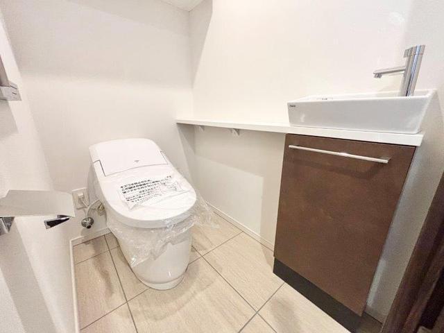 トイレ　温水洗浄暖房便座