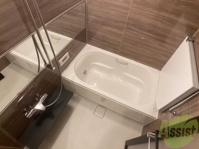 バス・シャワールーム　お風呂になります。一日の疲れを癒してくださいね。