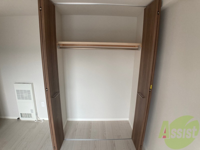 収納　寝室の収納です。部屋がすっきり片付きます。