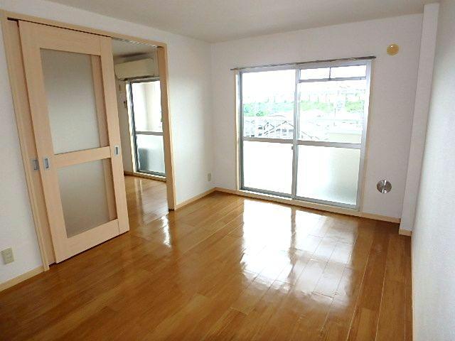 居室・リビング　※同棟別室参考写真