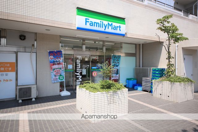 コンビニ　ファミリーマート（コンビニ）まで367m