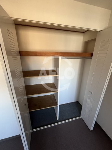 収納　シャトー弁天弐番館　クローゼット