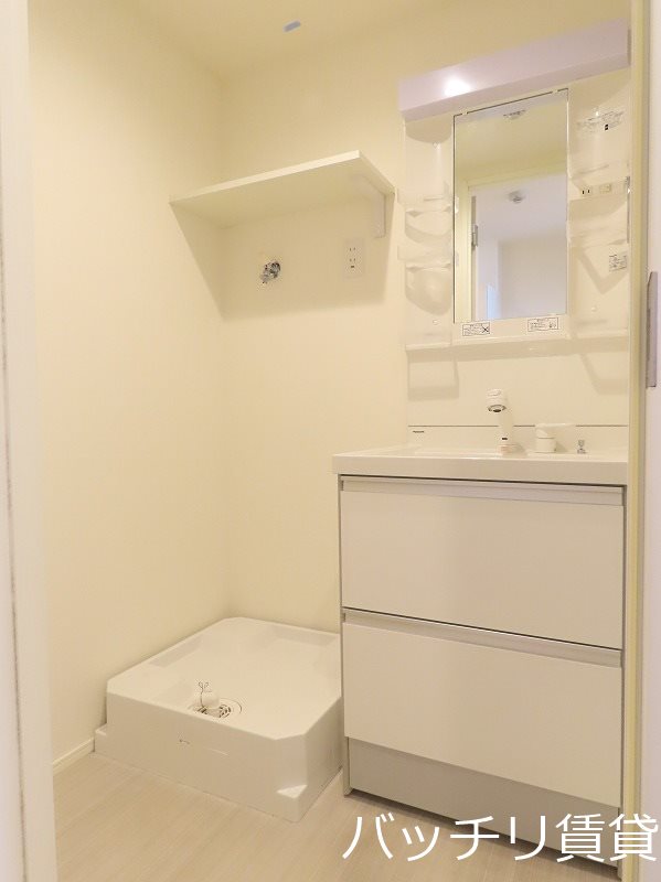 洗面設備　同型タイプの為、現状を優先致します。