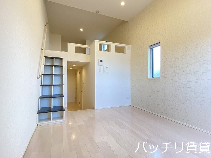 居室・リビング　同型タイプの為、現状を優先致します。