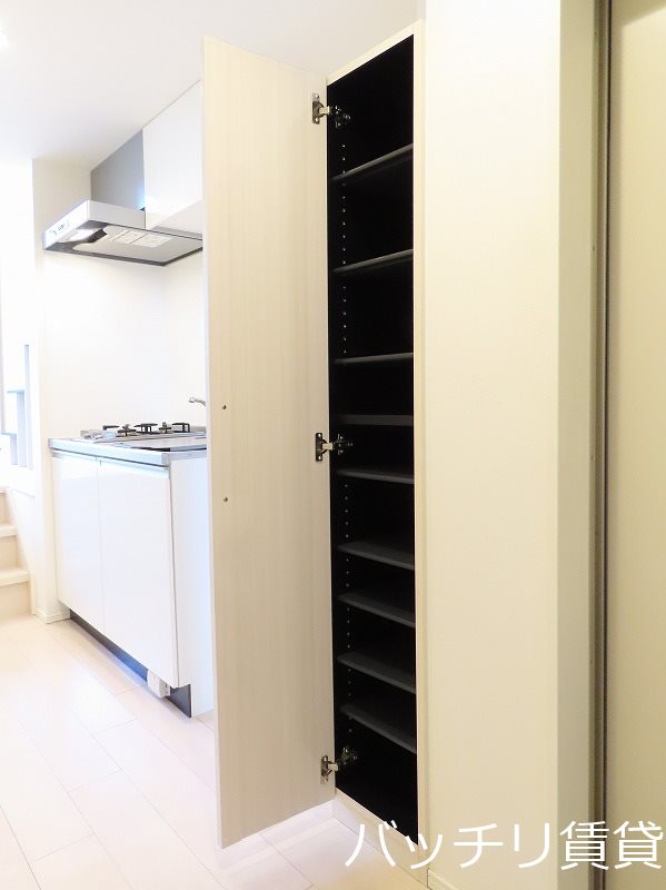 玄関　同型タイプの為、現状を優先致します。