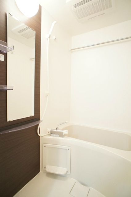 バス・シャワールーム　★★浴室乾燥機能付きのバスルーム★★