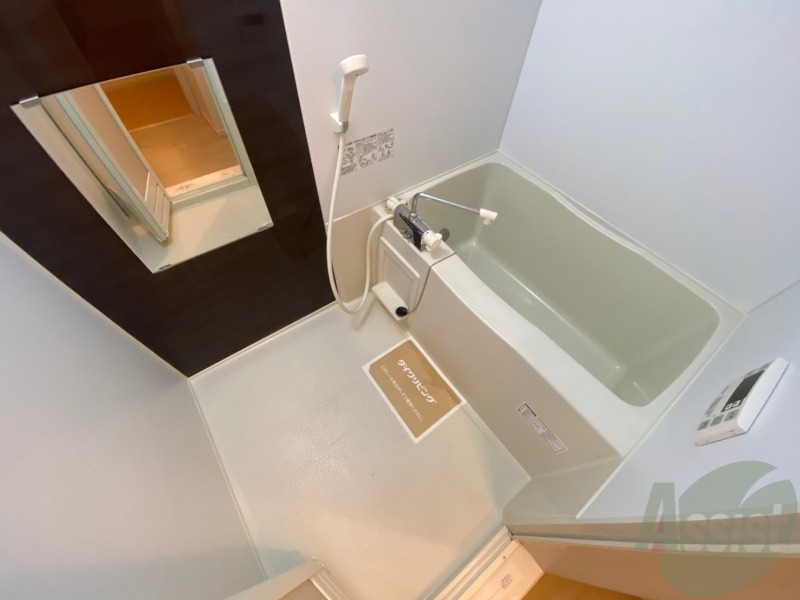 バス・シャワールーム　お風呂になります。一日の疲れを癒してくださいね。